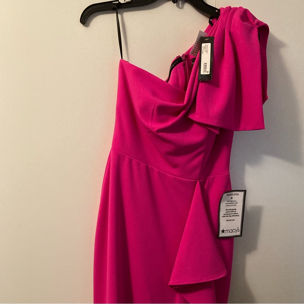 Beautiful fuschia off the shoulder bow dress for prom or wedding NWT Size 4.